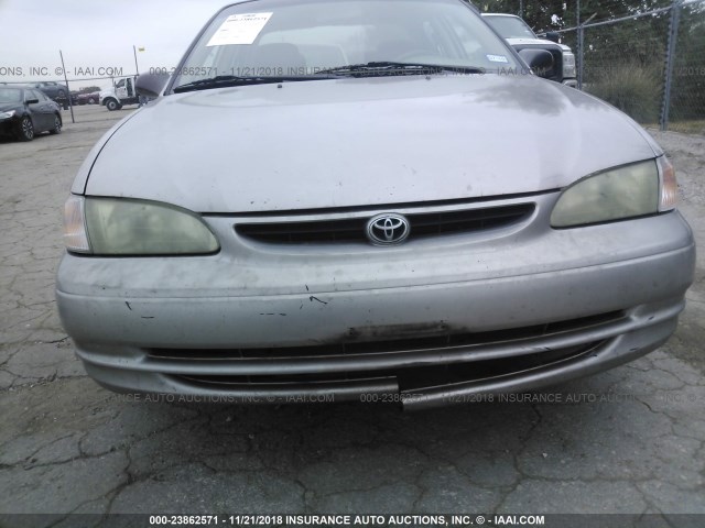 1NXBR12EXWZ093457 - 1998 TOYOTA COROLLA VE/CE/LE 棕色 照片 6