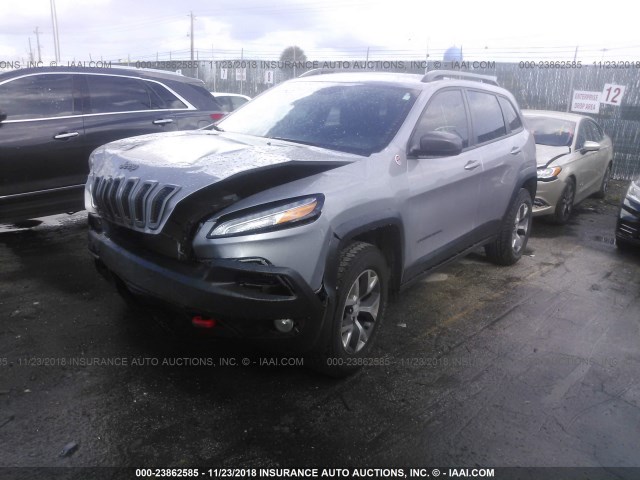 1C4PJMBB5JD569082 - 2018 JEEP CHEROKEE TRAILHAWK SILVER photo 2