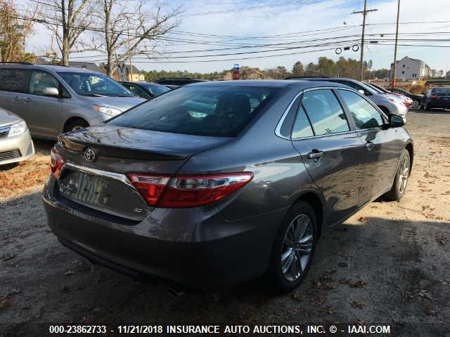 4T1BF1FKXHU671407 - 2017 TOYOTA CAMRY LE/XLE/SE/XSE GRAY photo 4