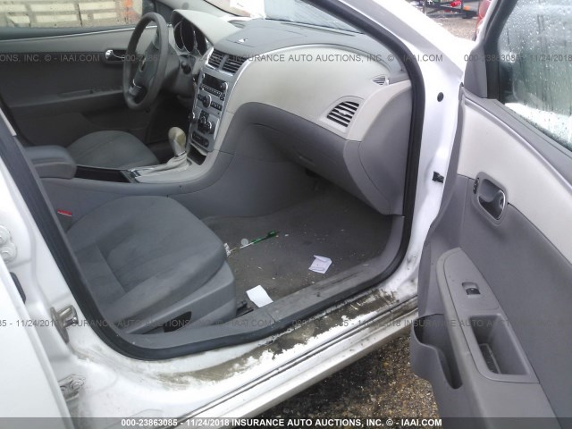 1G1ZA5E07AF282025 - 2010 CHEVROLET MALIBU LS 白色 照片 5