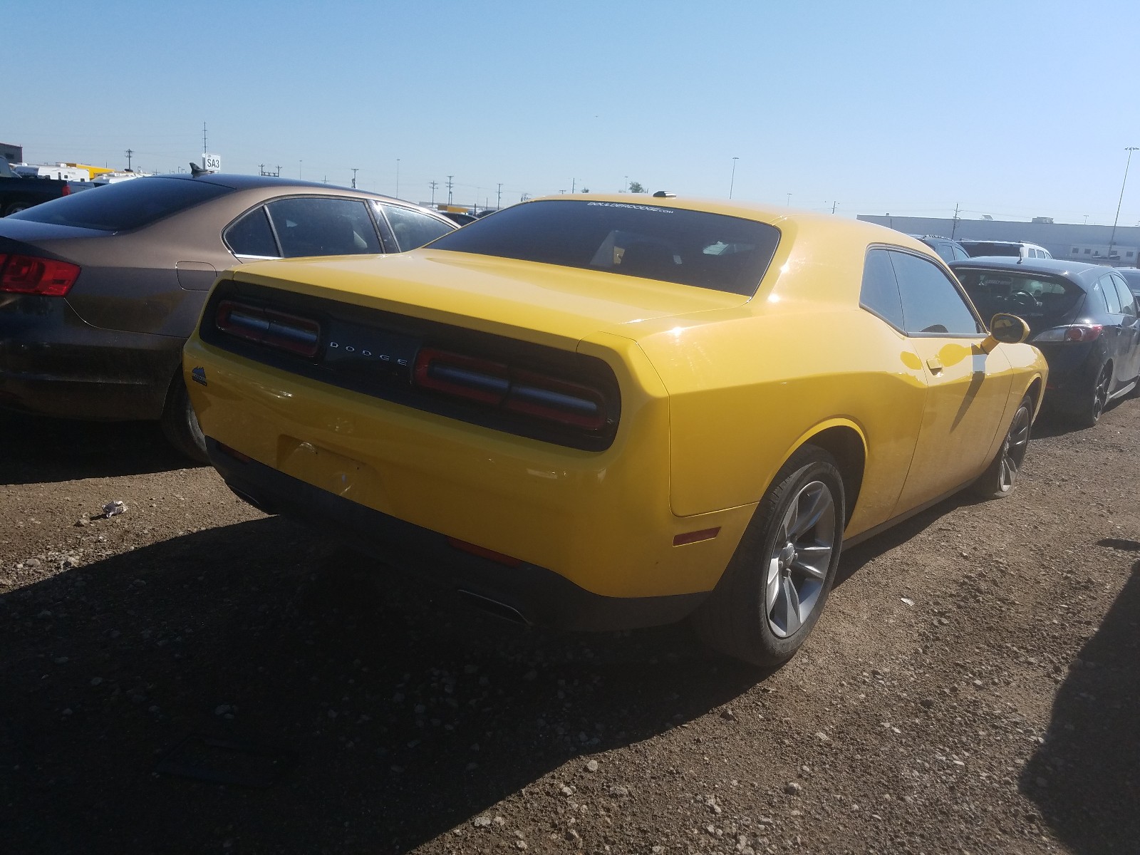 2C3CDZAG3HH604316 - 2017 DODGE CHALLENGER SXT YELLOW photo 4