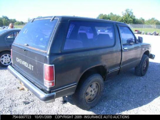 1G8CT18R4G8105546 - 1986 CHEVROLET S10 BLAZER BLAZER BLACK photo 4