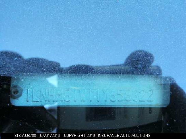 1LNHM81W11Y658322 - 2001 LINCOLN TOWN CAR EXECUTIVE GREEN photo 9